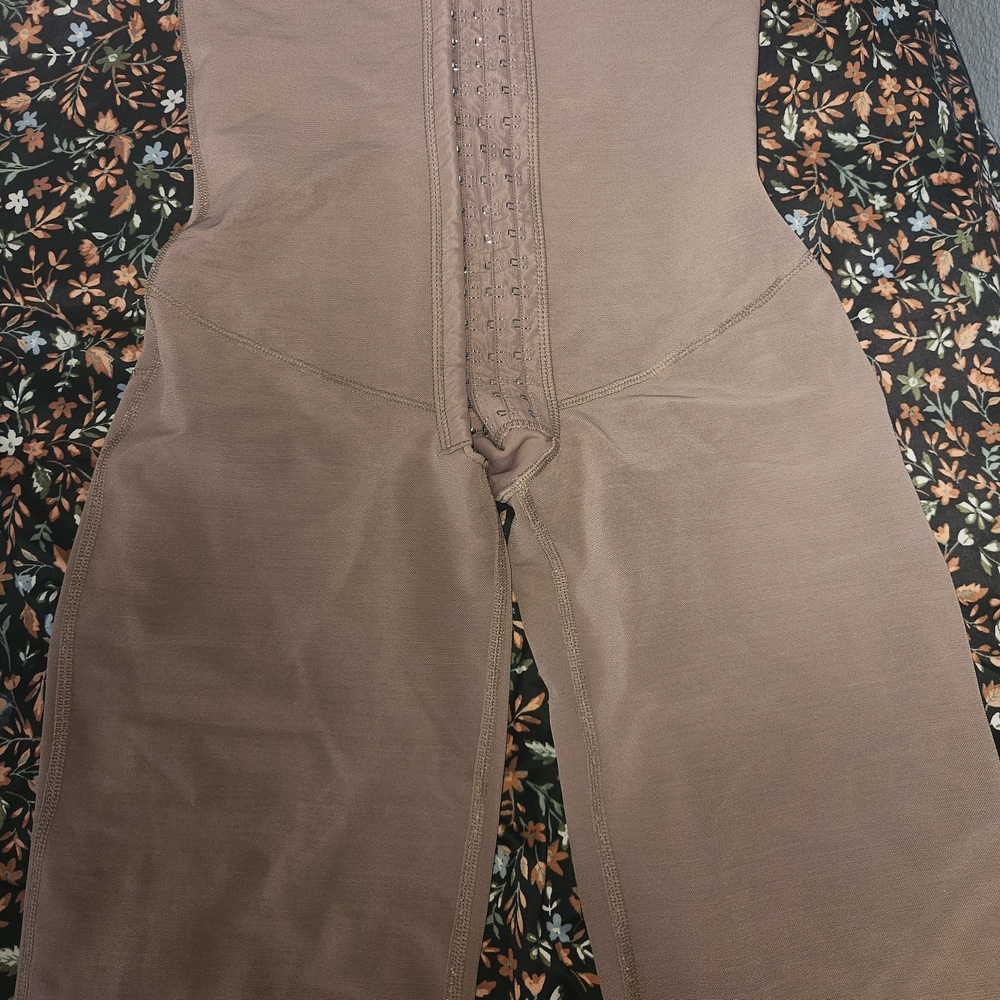 Seamless Tan Shapewear Bodysuit - Picture 7 of 8